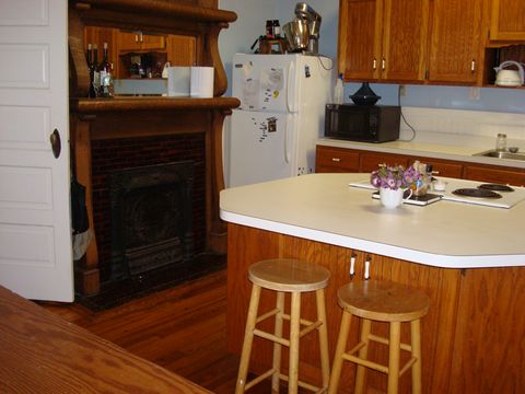 md 315WCouncil KitchenFireplace2
